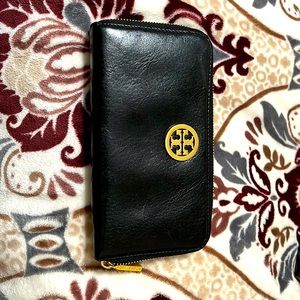 Tory Burch Large Leather Zipper Wallet